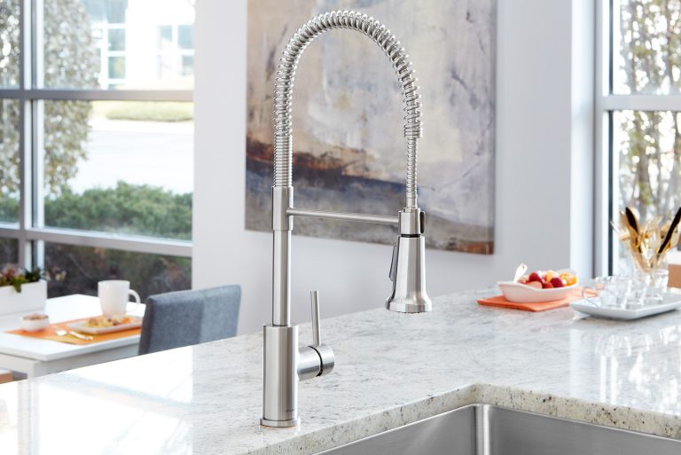 Avado Single Hole Kitchen Faucet with Semi-professional Spout and Lever Handle Lustrous Steel