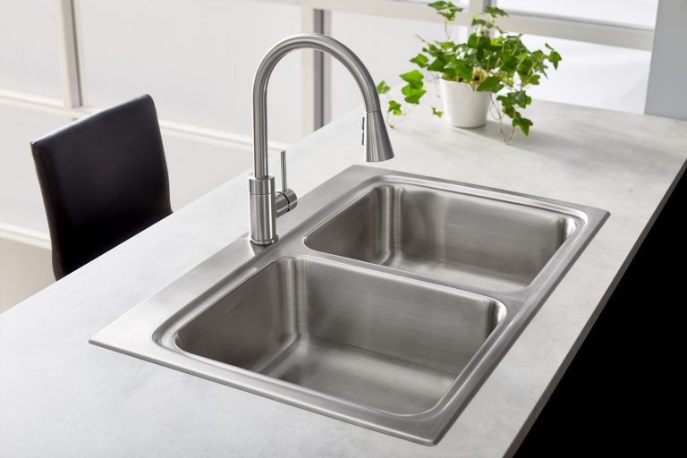 Avado Single Hole Kitchen Faucet with Pull-down Spray and Forward Only Lever Handle Lustrous Steel