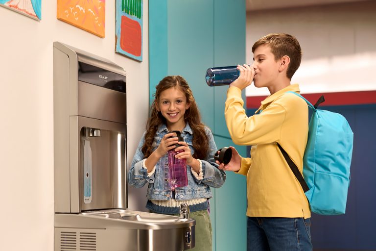 Children at Elkay Pro Filtration VR Bottle Filler