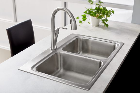 multifamily-sink-and-faucet