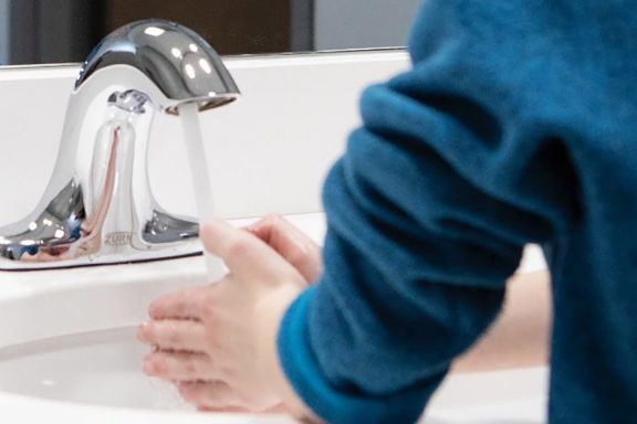 Touchless Faucet - Zurn Bathroom Solutions