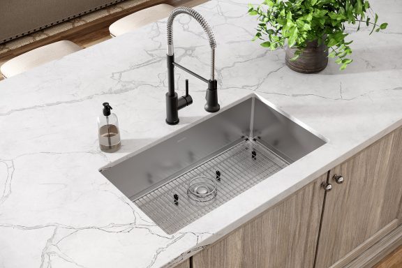 Elkay Crosstown 18 Gauge Stainless Steel 33in x 22in x 9in 1-Hole Single Bowl Dual Mount Sink Kit